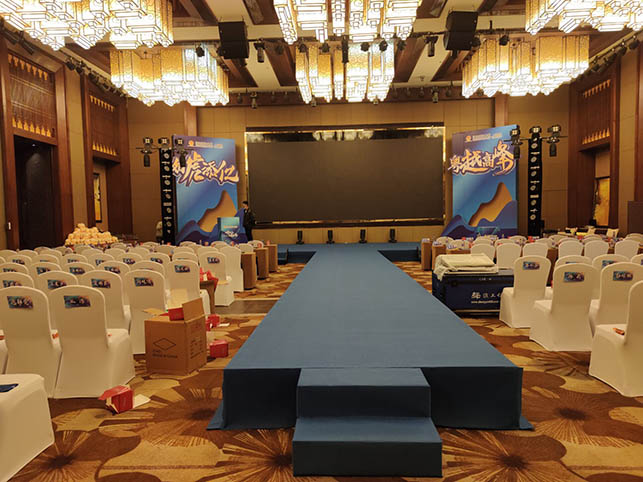 廣州舞臺(tái)搭建出租T臺(tái)地毯安裝多種色彩（