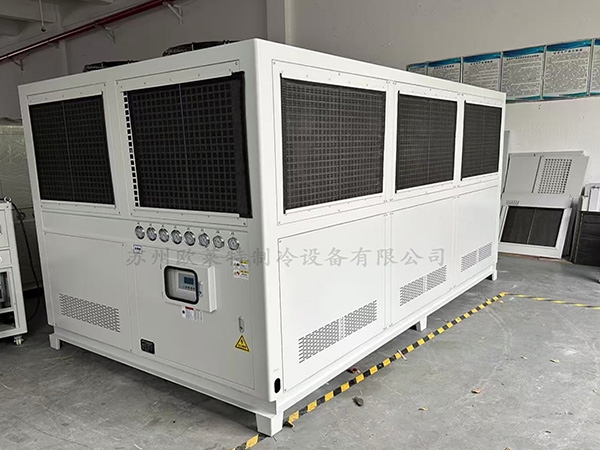 ?新材料生產(chǎn)用工業(yè)制冷機(jī)組的特點(diǎn)